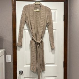 Long cardigan or robe with pockets